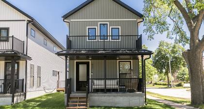 Burnett Cottage OG Cedar Rapids Downtown