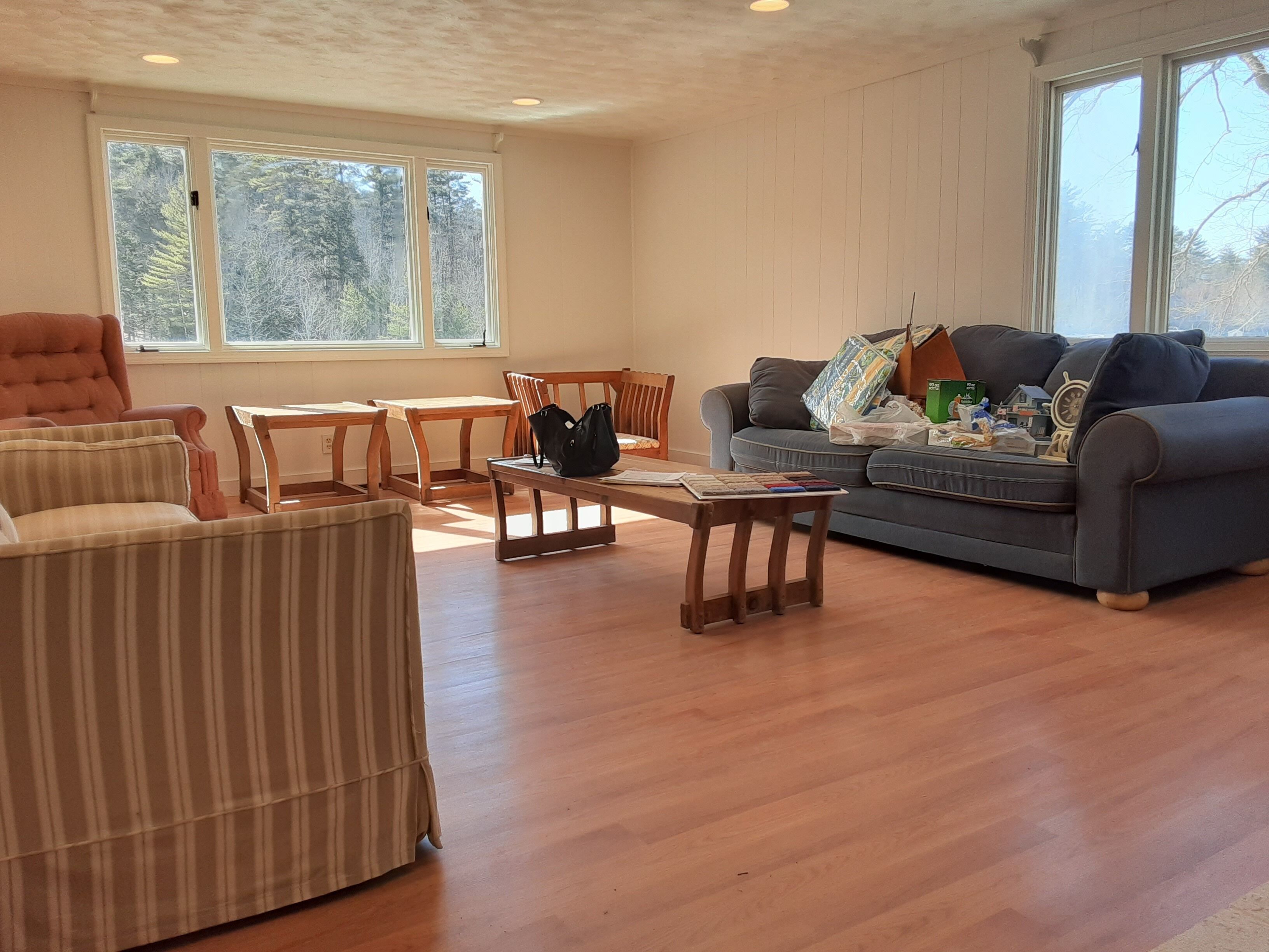 On Lake Winnipausakee!,Year round house, private beach and great yard