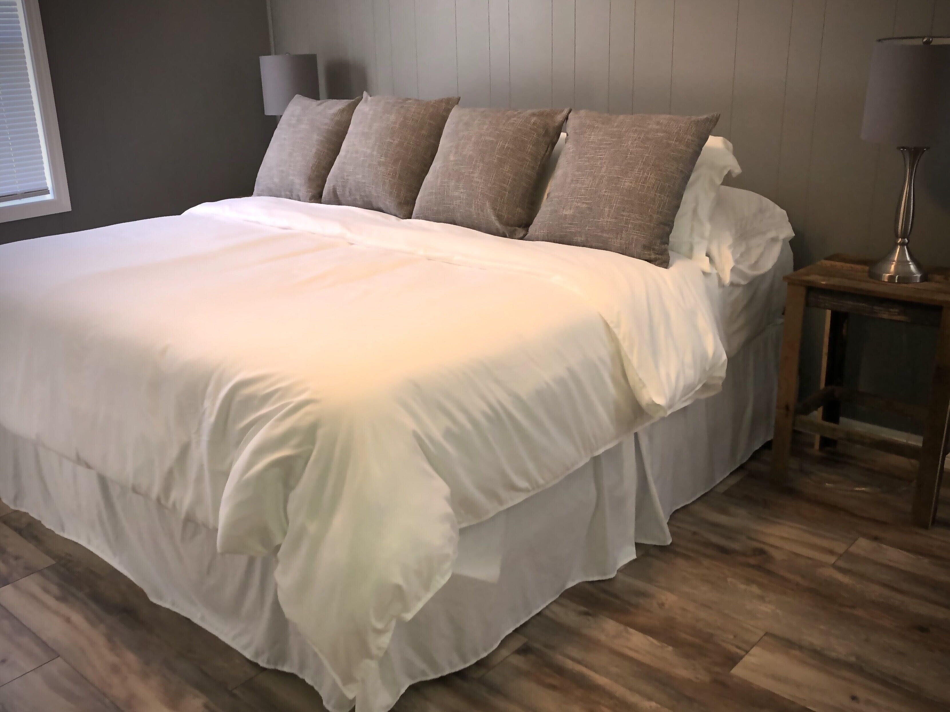 3 slaapkamers, een strijkplank/strijkijzer, wifi, beddengoed