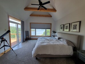8 bedrooms, free WiFi, bed sheets