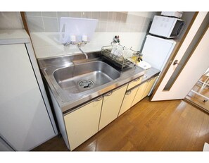 Microwave, stovetop - Frere Shichijo 201 Sanjusangendo 2 min walk. Completely reserved private room type on the Kamogawa side! MAX4PPL FREE WIFI (京都市東山区一橋宮ノ内町)