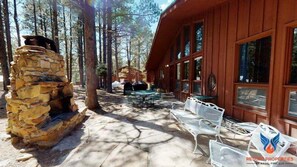 Outdoor dining - Close to Country Club | Fireplace | Single Level | Happy Pines (Angel Fire)