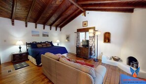 4 bedrooms, iron/ironing board, WiFi, bed sheets - Close to Country Club | Fireplace | Single Level | Happy Pines (Angel Fire)