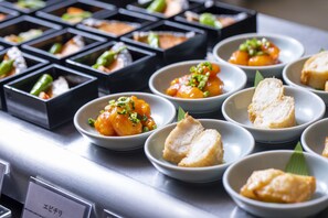 Daily buffet breakfast for a fee