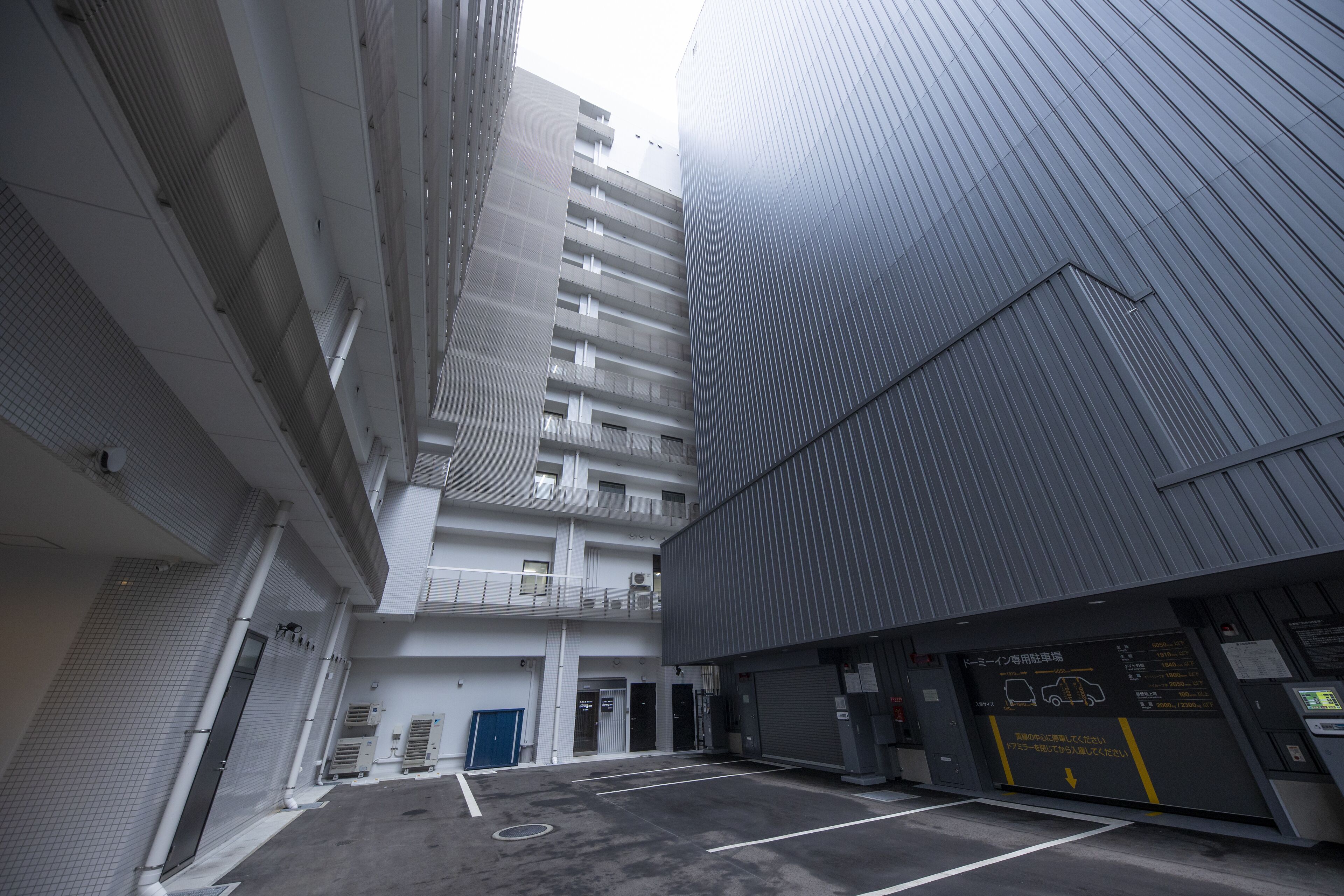 self-parking (surcharge) 1200 per night