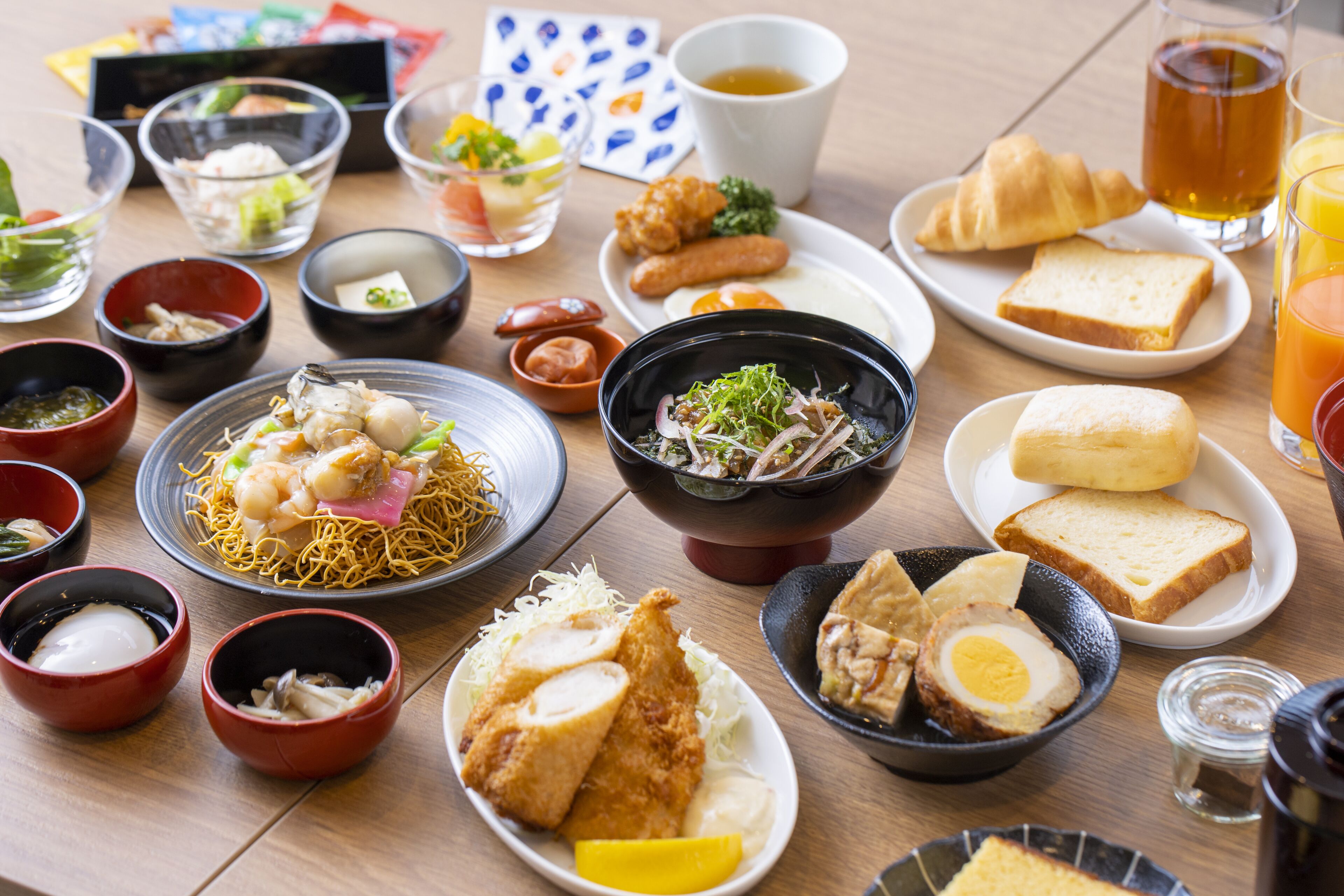 daily buffet breakfast (jpy 2500 per person)