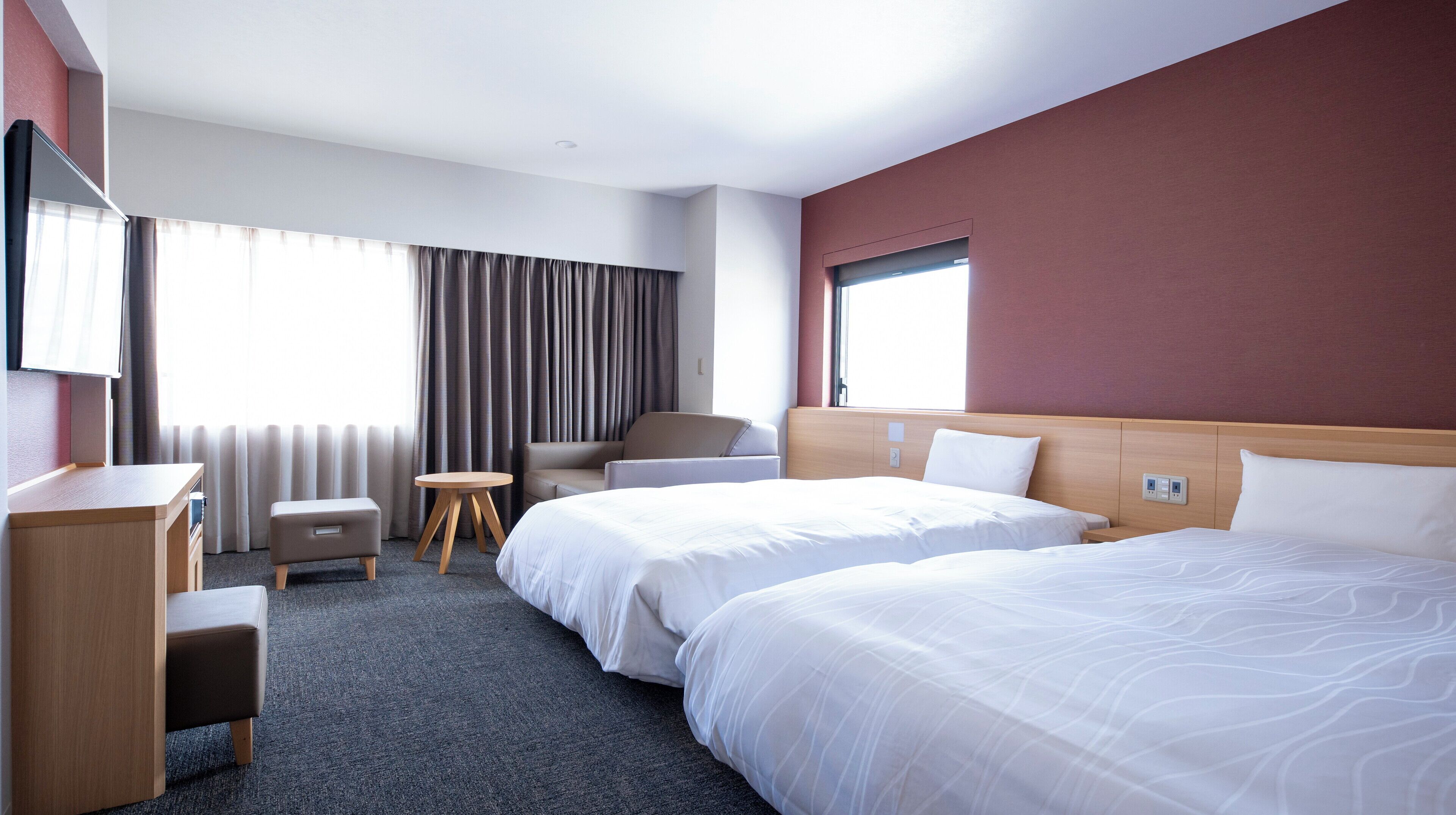 In-room safe, desk, soundproofing, free WiFi