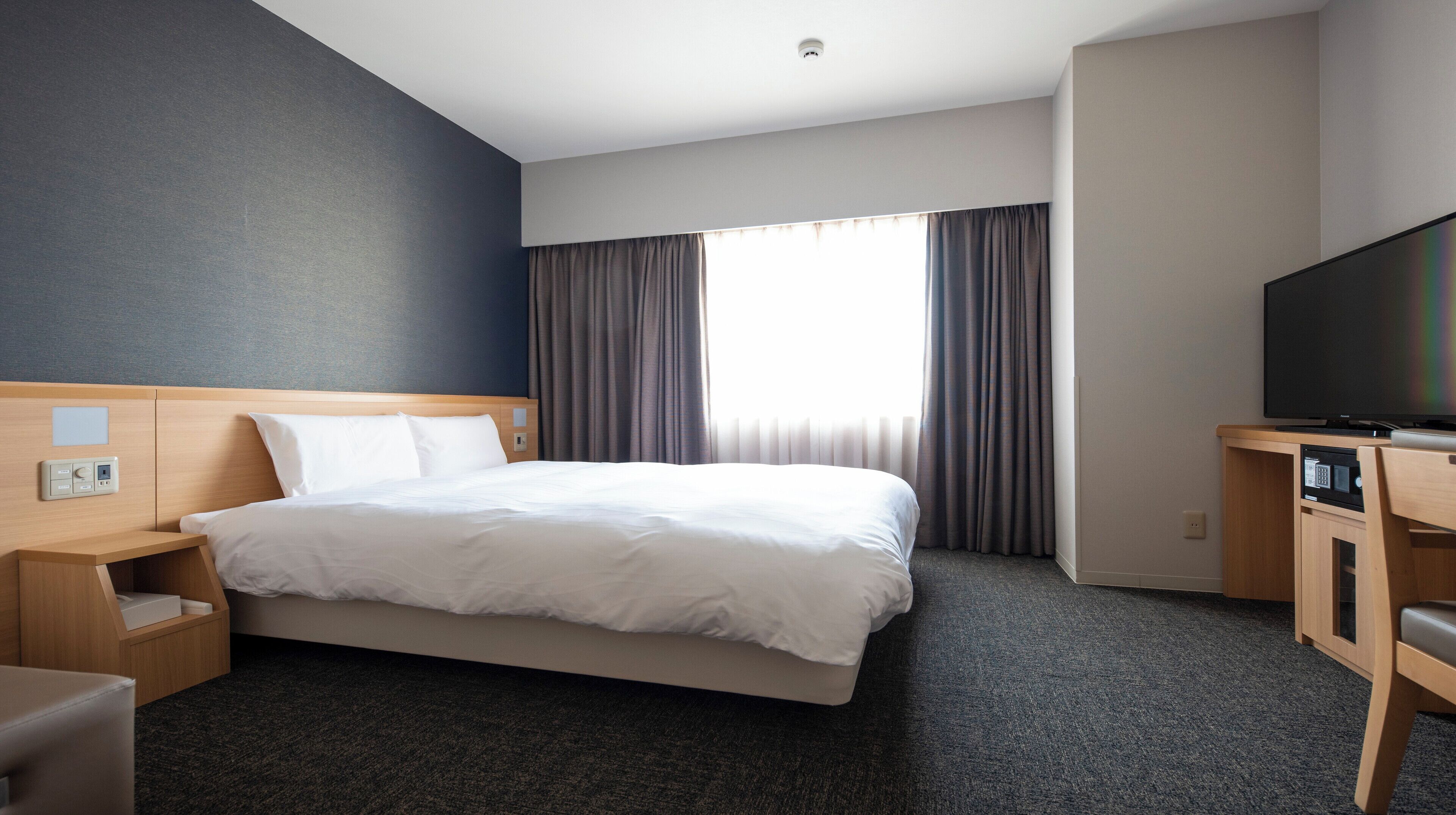 In-room safe, desk, soundproofing, free WiFi