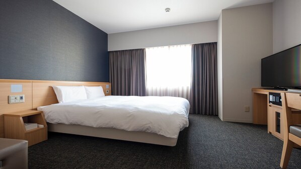 In-room safe, desk, soundproofing, free WiFi