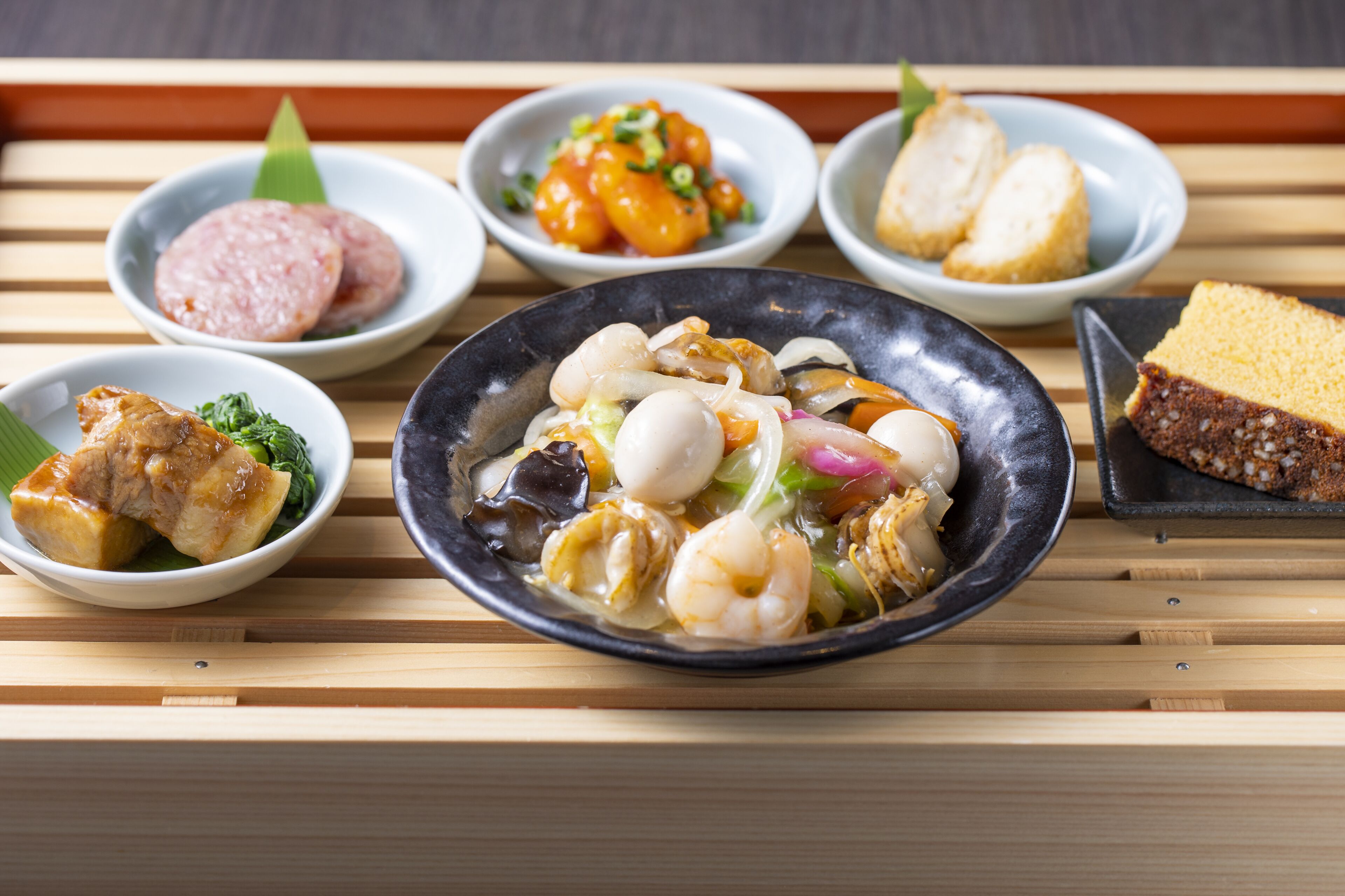 daily buffet breakfast (jpy 2500 per person)