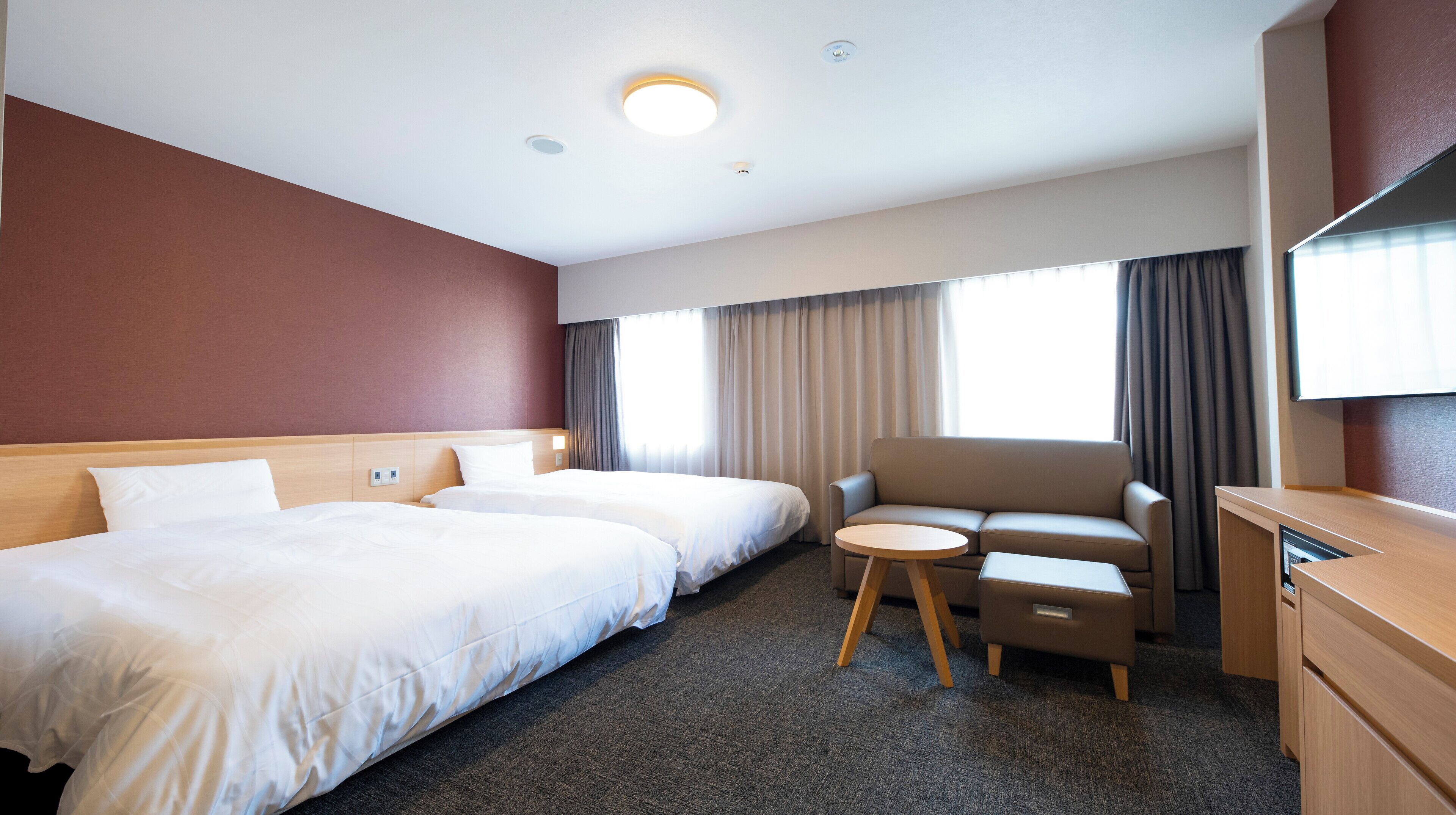 In-room safe, desk, soundproofing, free WiFi