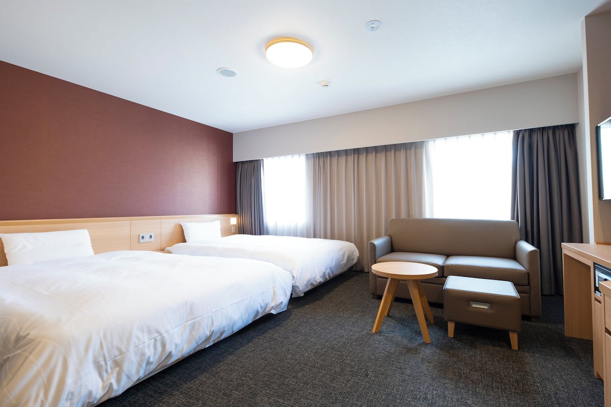 In-room safe, desk, soundproofing, free WiFi