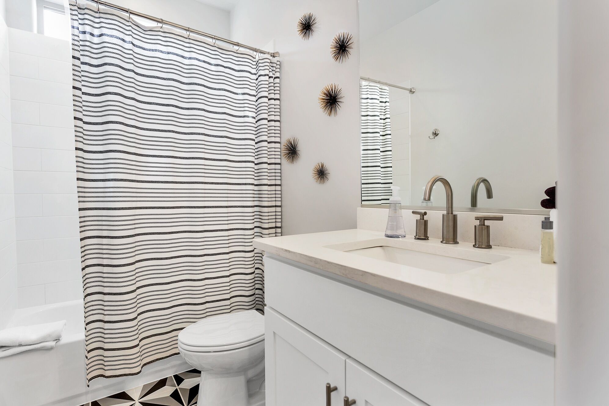 Family Fun Getaway #2333 5 Bedroom Townhouse by Redawning