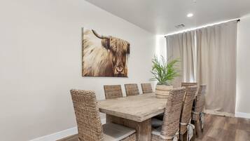 Townhome, 6 Bedrooms | Dining