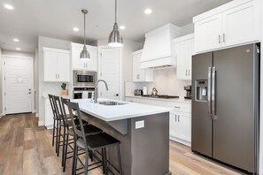 Townhome - 6 sovrum | Eget kök | Kylskåp, ugn, kaffe- och tebryggare och brödrost