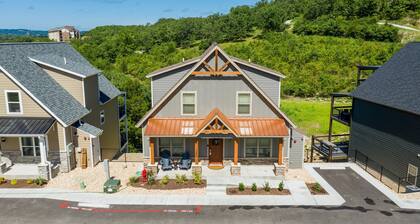 Ozarks Peak - Sleeps 25 7 Bedroom Home by RedAwning