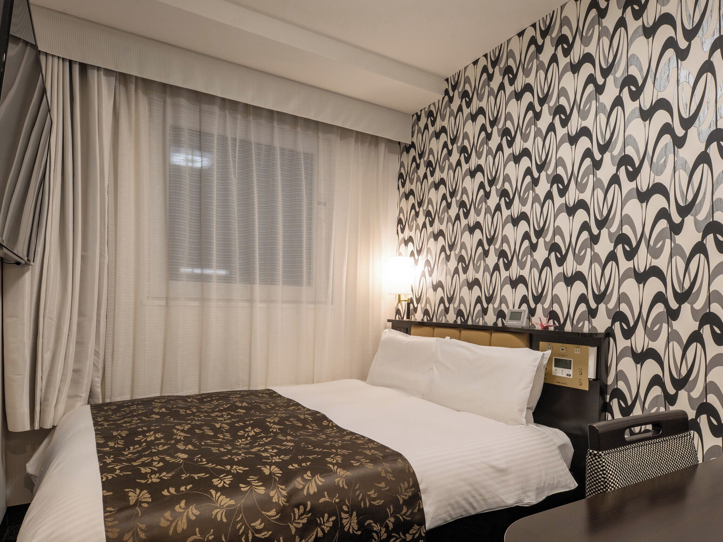 Bureau, rideaux occultants, Wi-Fi gratuit, draps fournis