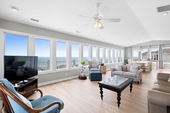 House, 4 Bedrooms | Living area