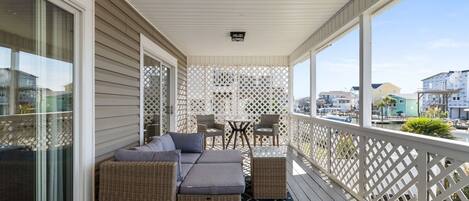 House, 4 Bedrooms | Terrace/patio