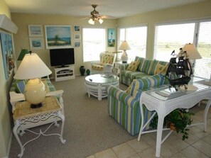 單棟房屋, 6 間臥室 | 客廳