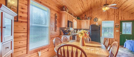 House, 1 Bedroom | Dining