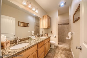 Casa, 4 habitaciones | Baño | Toallas 