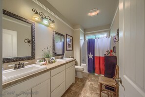 House, 3 Bedrooms | Bathroom | Towels