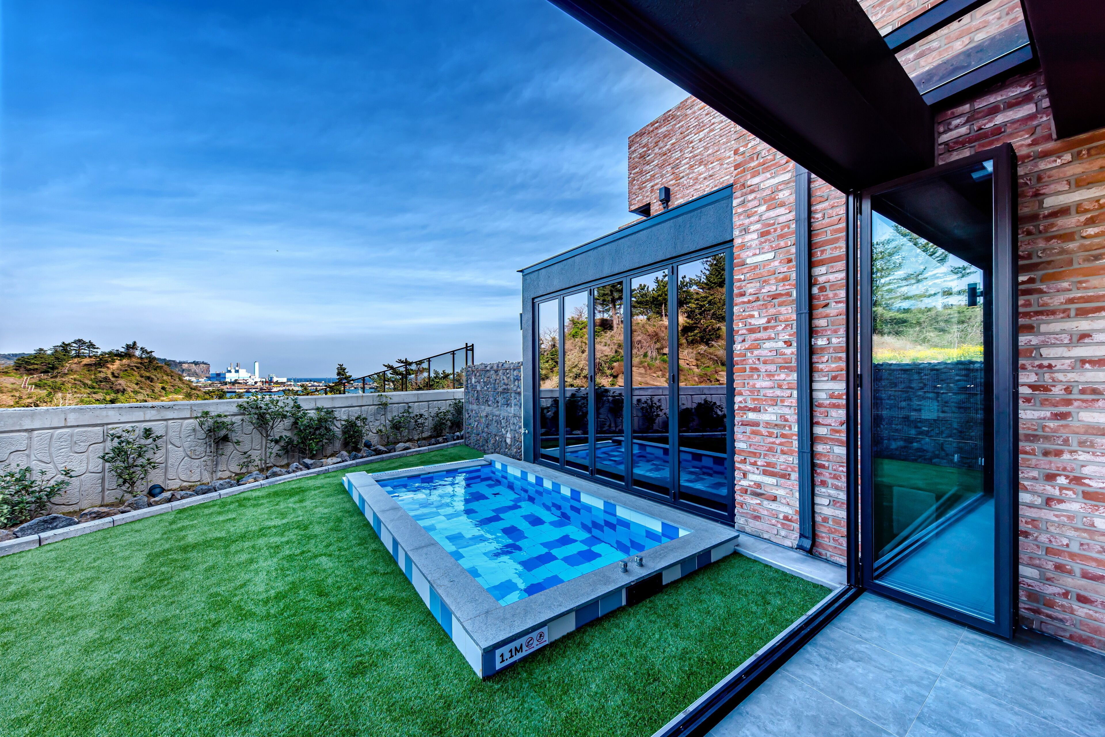 luxury villa (reserve for warm pool use after the booking, early sold-out expected) | private spa tub