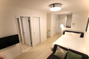 Quadruple Room | Desk, free WiFi - Hotel Southern Suite Kugai (Miyakojima)