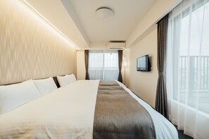 Memory-foam beds, desk, iron/ironing board, free WiFi - BON Kyoto Station (Kyoto)