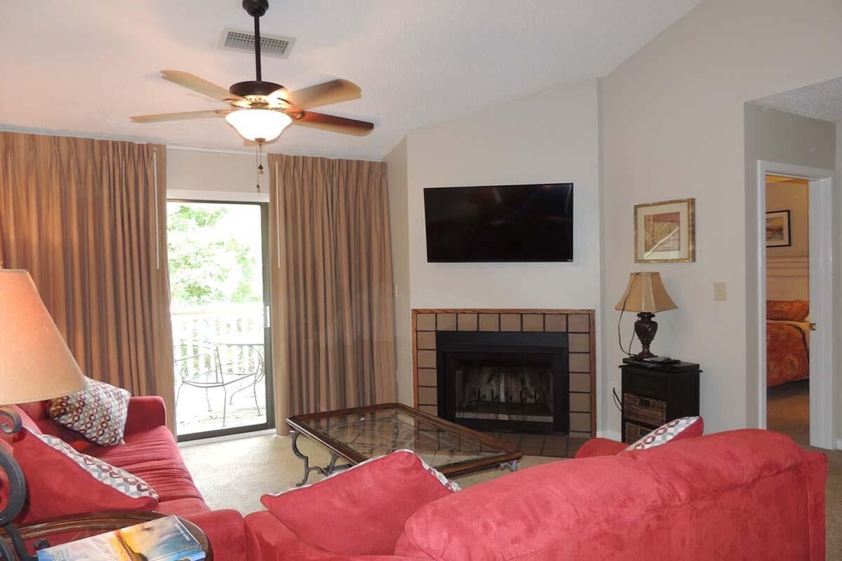 Walk to the Beach Cozy 2BR Condo  Outdoor Pool!