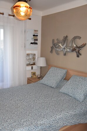 Standard Double Room | Individually furnished, soundproofing, iron/ironing board, free WiFi