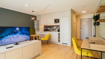 Hochwertige Bettwaren, Zimmersafe, Schreibtisch