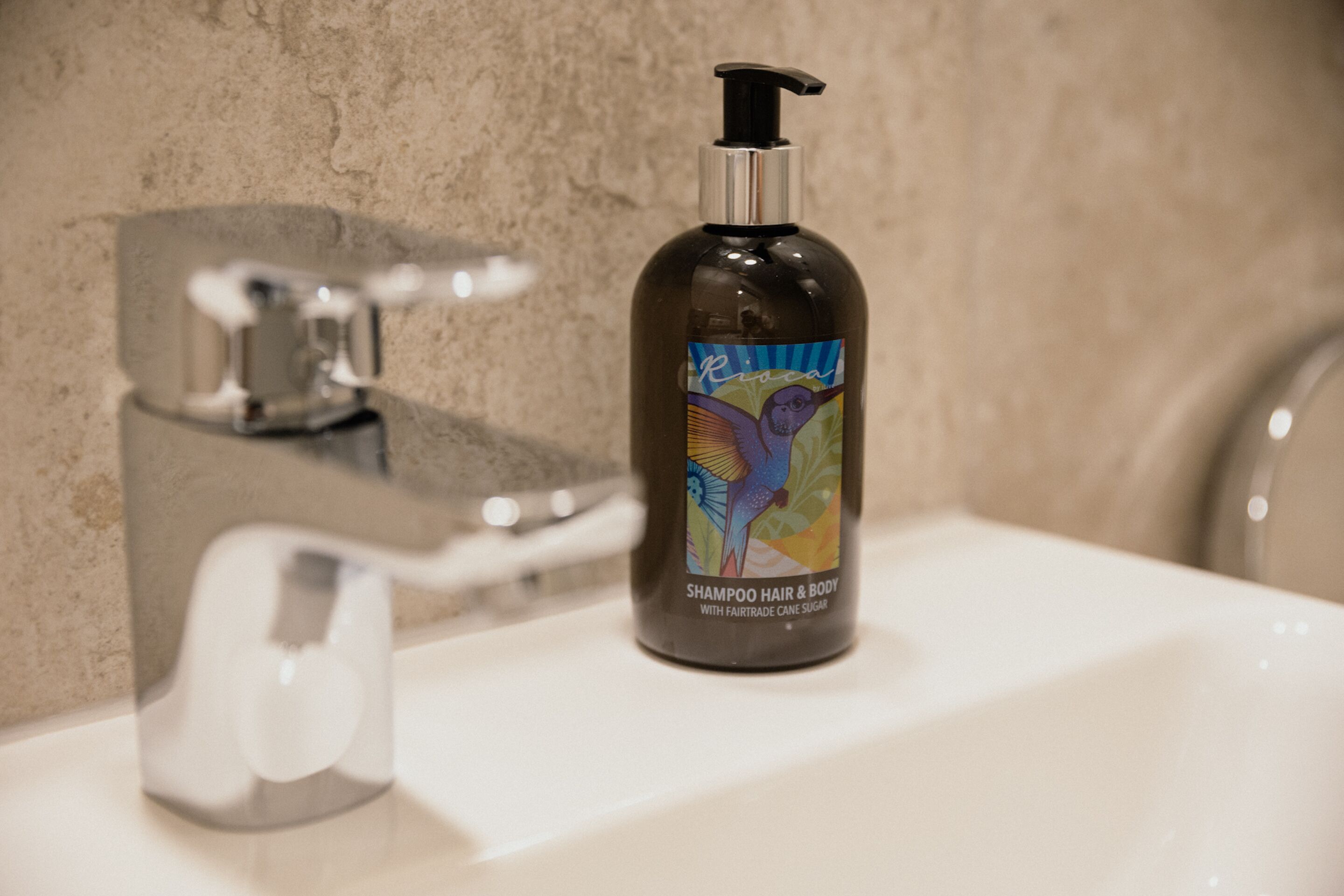 shower, rainfall showerhead, free toiletries, hair dryer