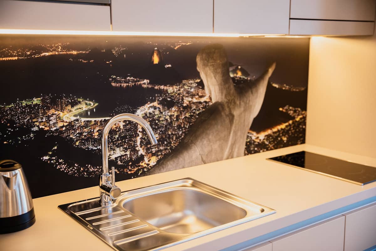 full-sized fridge, microwave, stovetop, dishwasher