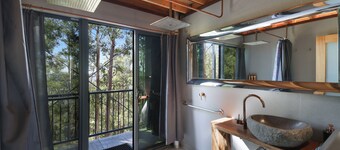 MAISON D'ARBRE # 2. Bain privé en cuivre pur, 3 niveaux + vue sur la Gold Coast et l'arrière-pays