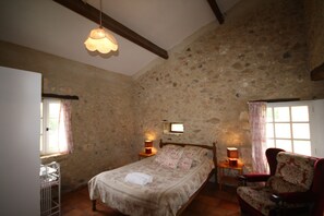 7 Schlafzimmer, Bügeleisen/Bügelbrett, Bettwäsche