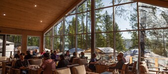 Lake Forest Lodge
