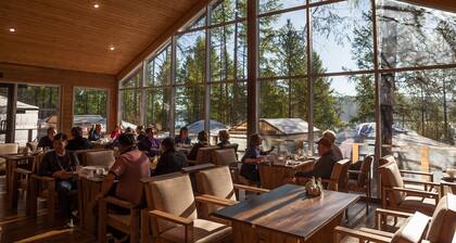 Lake Forest Lodge