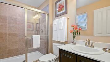 Townhome, 4 Bedrooms | Bathroom | Free toiletries, hair dryer, towels, soap