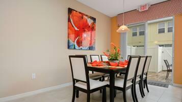 Townhome, 4 Bedrooms | In-room dining