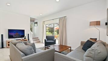 Townhome, 3 Bedrooms | Living room | 60-inch flat-screen TV with cable channels, Smart TV, Netflix