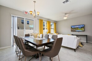 In-room dining - Lovely 4Bd Townhome Near Disney @ Compass Bay 5122 (Kissimmee)