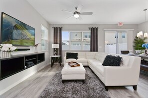Townhome, 4 Bedrooms | Living room