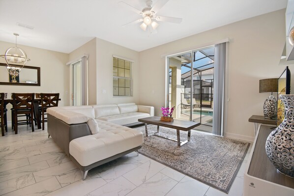 Pientalo, 4 makuuhuonetta | Oleskelualue | Älytelevisio, Netflix, Hulu, DVD-soitin