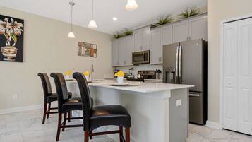 Townhome, 4 Bedrooms | In-room dining