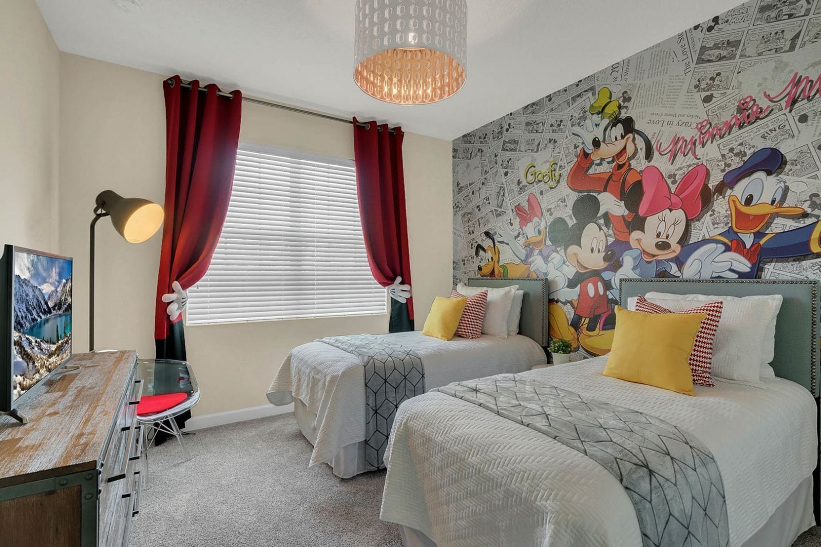 House, 5 Bedrooms | In-room safe, individually decorated, individually furnished, desk