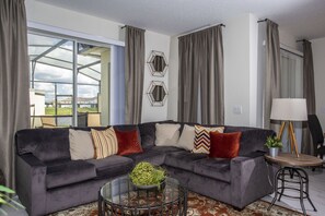 Pientalo, 4 makuuhuonetta | Olohuone | Älytelevisio, Netflix, Hulu, DVD-soitin