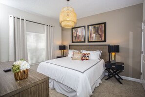 Pientalo, 4 makuuhuonetta | Tallelokero huoneessa, yksilöllisesti sisustettu