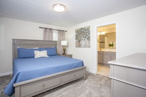 Townhouse, 5 kamar tidur | Brankas dan didekorasi berbeda-beda